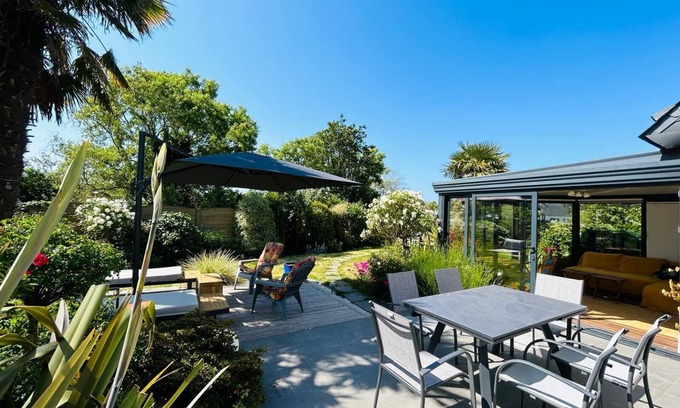 Tregunc Villa | "Kermarine" Beautiful house 450 m from the beach, canoe, bikes and much more!