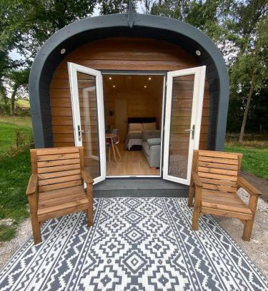 Stoney Middleton House | Kestrel Cabin Peak District