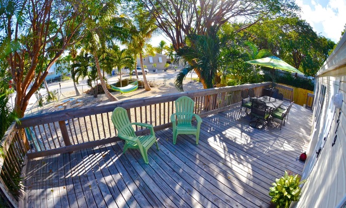 Key Largo House | Key Largo Home with Fenced Yard, Large Deck and Hot Tub
