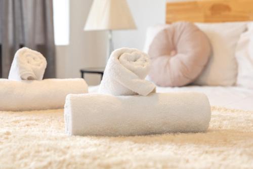 Moffat House | KGV Stays - Serenity House 3 bedroom near to the hospital with parking