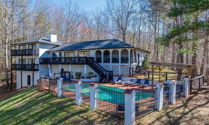 Helen House | Kies Poolside Mountain Villa - Prime Location Near Downtown Helen