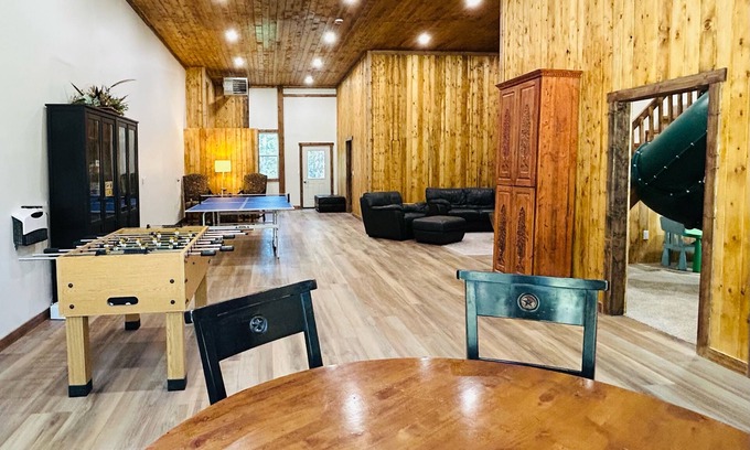 Island Park Cabin | King Bed Comfort, Kids's Playroom, Large Second Family Room and THREE BATHROOMS!