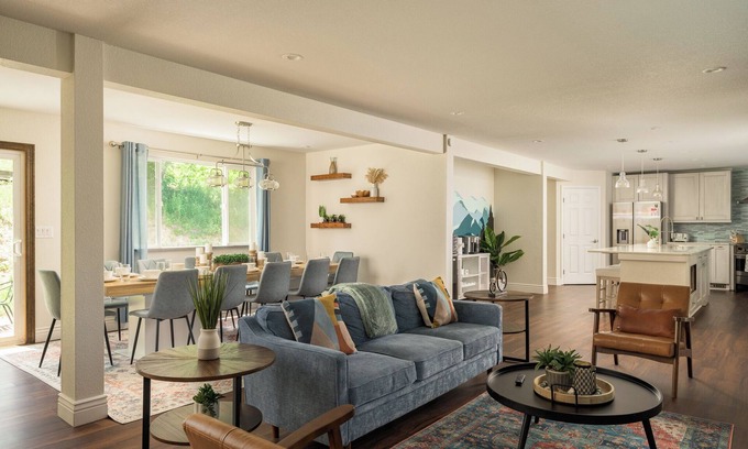 South Westminster House | King Beds, Fire Pit, Arcade, Games, 2 Living Rooms, Nursery - Perfect Retreat!