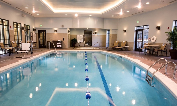 Newtonville Condo | King Studio near Airport | Pool Access