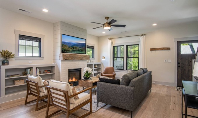Brevard House | Kings Creek Cottage | 3 Bed, 2 Bath