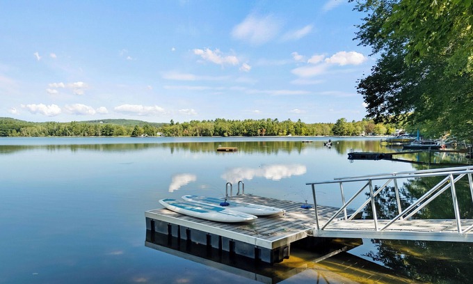 Jefferson Cottage | Kinney Cabin: 5-Bedroom Lakefront Home