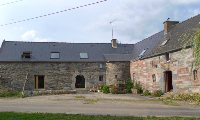 Cleguerec House | Kirnanogh - Charming Bed & Breakfast with swimming pool near Lac de Guerlédan