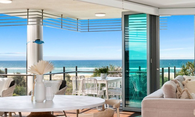 Bilinga Apartment | Kirra Wave 301 - Luxury Beachfront - All Linen Provided