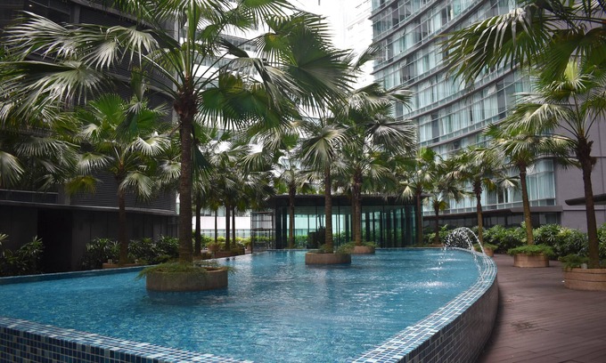 Kuala Lumpur City Centre Apartment | KlCC Sksuites with Private Balcony and Terrace