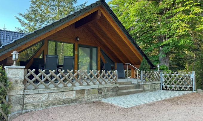 Heles Apartment | Kleine Auszeit im Wald - mit Schwimmbad!