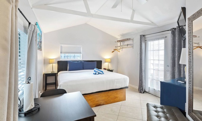 Uptown - Upper Duval House | Kona Kai Oasis