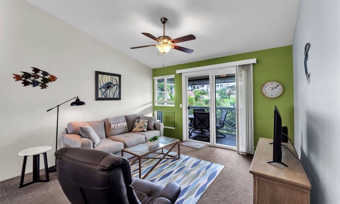 Kailua-Kona Condo | Kona Sea Ridge#Y22: Beautiful Top Floor unit with Ocean Views in Gated area