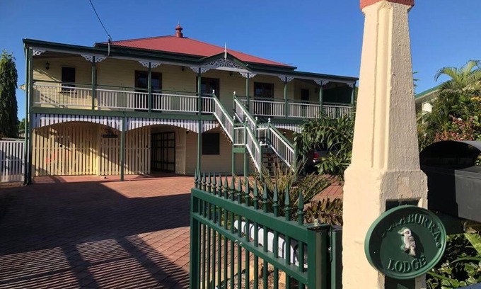 Hyde Park Apartment | Kookaburra Oasis