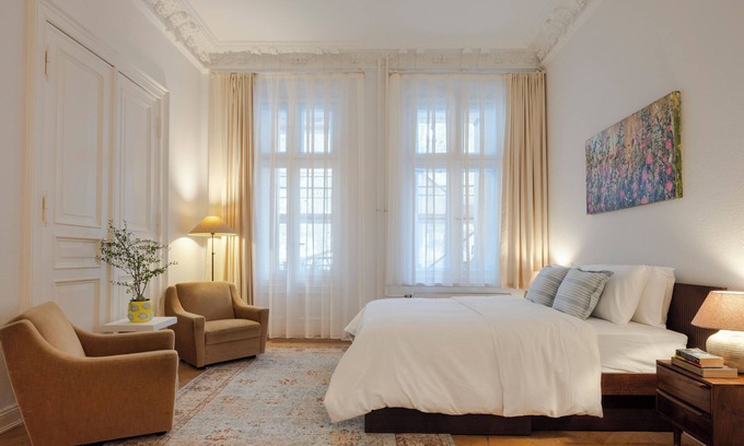 West Berlin Centre Apartment | Ku’DAMM Savignyplatz Charming Old Home/5-9 ppl/Fam.Friendly/Wifi