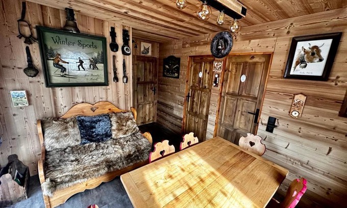 Saint-Laurent-en-Grandvaux Ski Chalet | l'écureuil