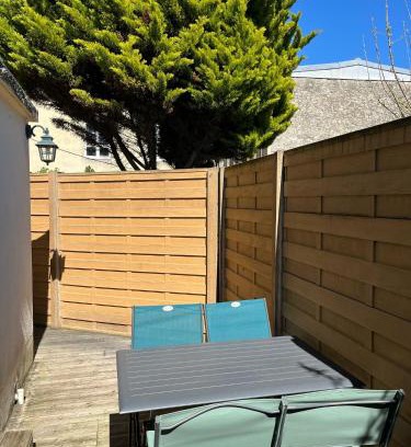 Asnelles Apartment | L 'Émeraude, appt avec terrasse proche de la plage