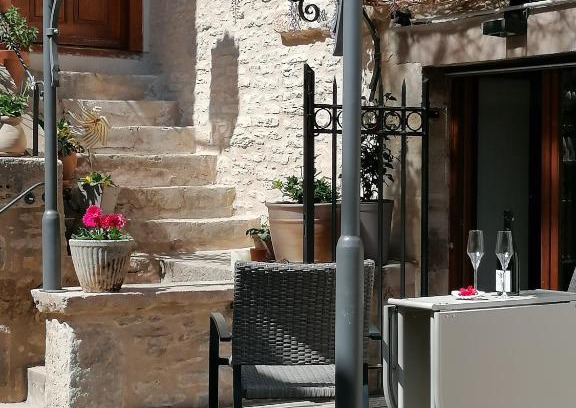 Savigny-les-Beaune Bed & Breakfast | L'antre ami