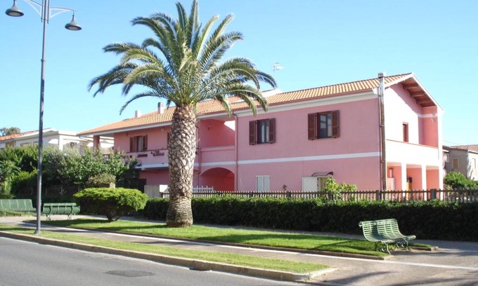 Carbonia Bed & Breakfast | L'Aurora Viola