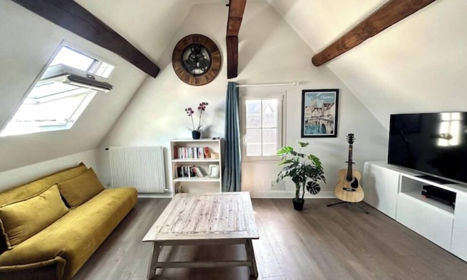 Chartres Apartment | L'écuyer: studio in the heart of the historic district