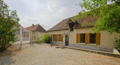 Saint-Parres-aux-Tertres House | L'epicea