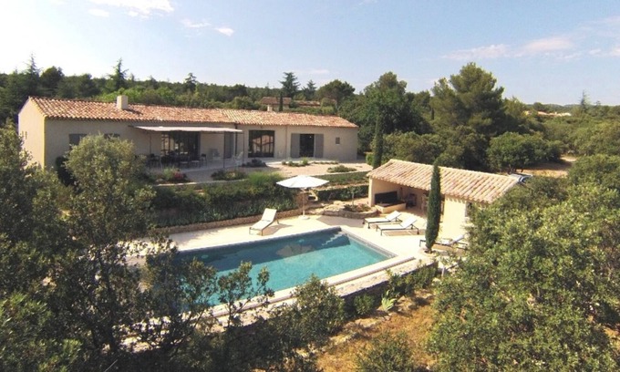 Cabrieres-d'Avignon Villa | L'esquirou - A chic and peaceful villa