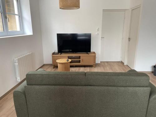 Chatillon-sur-Chalaronne Apartment | L Etape Châtillonnaise center private parking