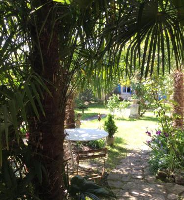 Saint-Jean-d'Angely Bed & Breakfast | L’orangerie du Général