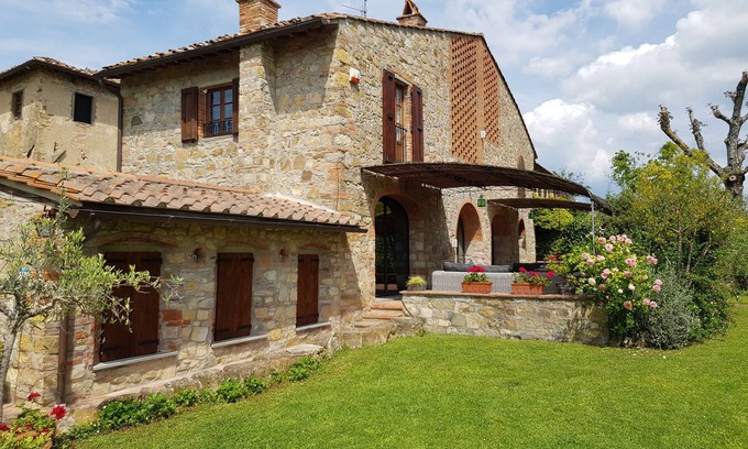 San Filippo Villa | LA CASA DI MANUELA, Chianti Villa JACUZZI between Florence and San Gimignano