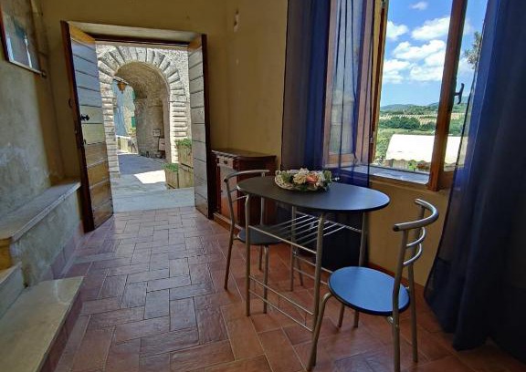 Toffia Apartment | La Casa in Piazza