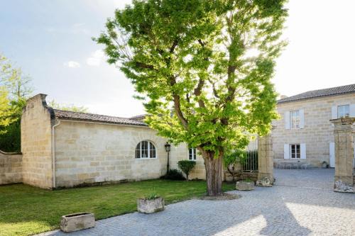 Abzac House | La Chapelle du Domaine de Choisy