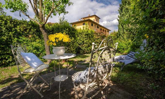 Massa e Cozzile Apartment | La Colombaia