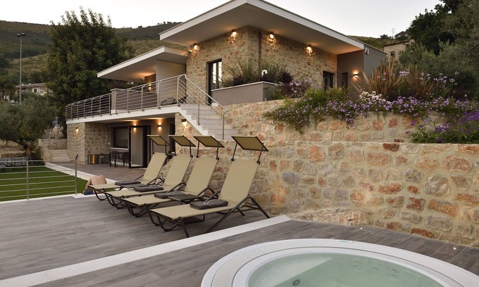 Fondi Bed & Breakfast | LA DEPENDANCE