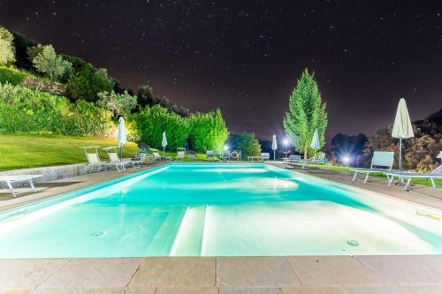 Loro Ciuffenna House | La Ferriera Exclusive Resort - Pool & Waterfall