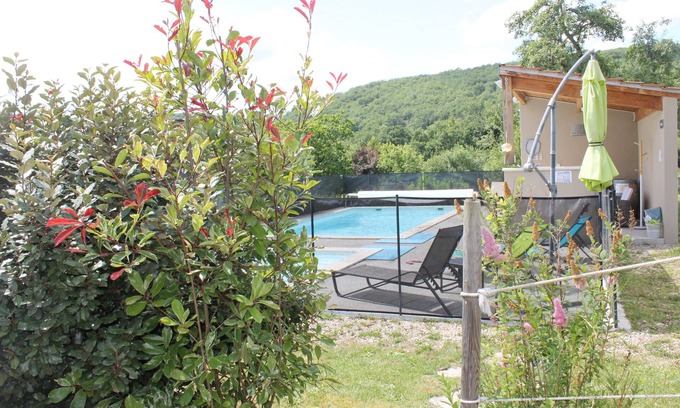 Saint-Pierre-Toirac House | La Grange ou La Remise, 4-person gîte in a restored Quercy barn