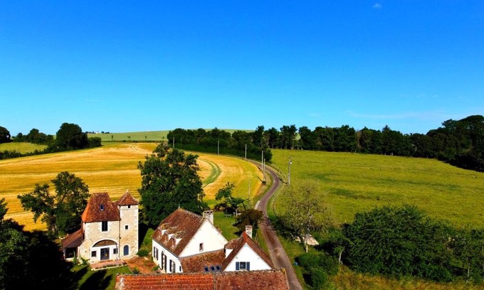 Lainsecq Bed & Breakfast | La Guirtelle