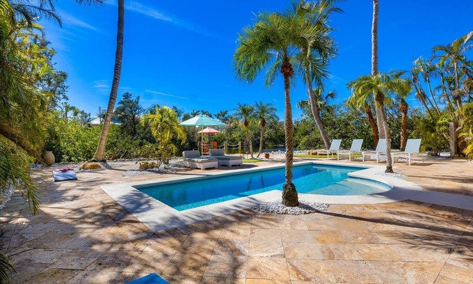 Anna Maria House | La Hacienda: Dock on Canal, Full Game Room, Pool