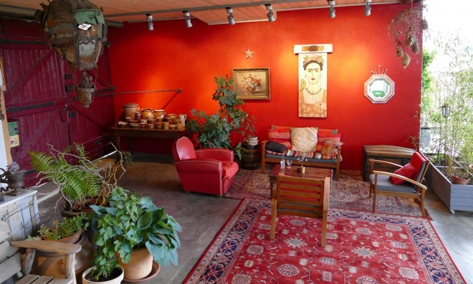 Ternand House | La Maison du Chat Perché