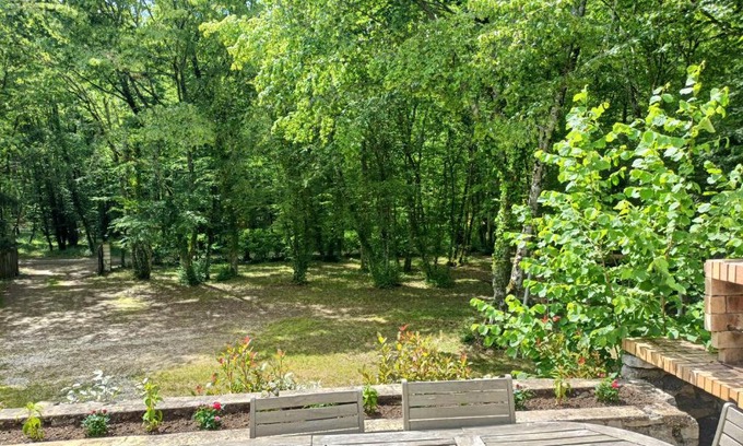 Plaimpied-Givaudins House | La maison du bois, 10 minutes de l'A71, 10 minutes de Bourges