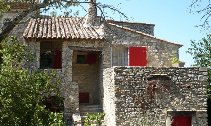 Lussan House | La Maison du Rempart in Lussan, medieval house made with stones of the region