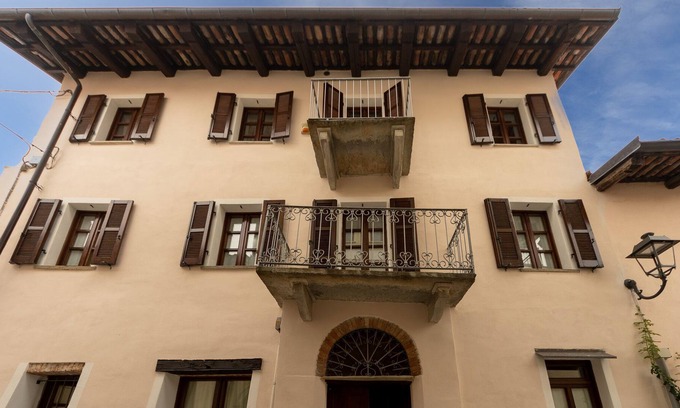 La Morra House | La Morra Flat, Combinazione di 5 Appartamenti Individuali