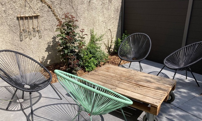 Borderes-sur-l'Echez Apartment | La Pépite : spa et terrasse (6 à 12 personnes)
