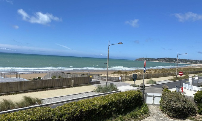 Barneville-Carteret Villa | La Pause Détente : Plage et Jacuzzi