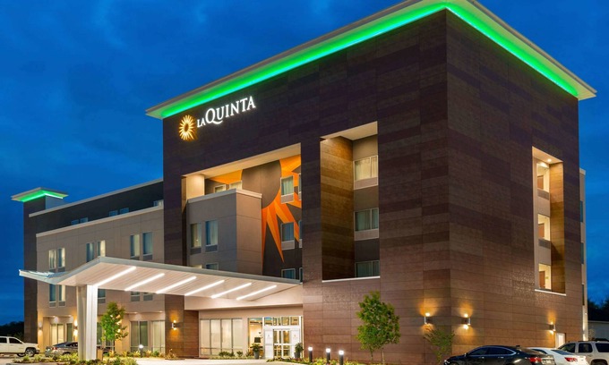 Greatwood Hotel | La Quinta Inn & Suites by Wyndham Richmond-Sugarland