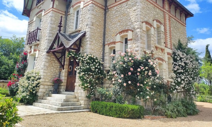 Bracieux House | "La Roseraie" charm of a bourgeois house at the entrance of Chambord