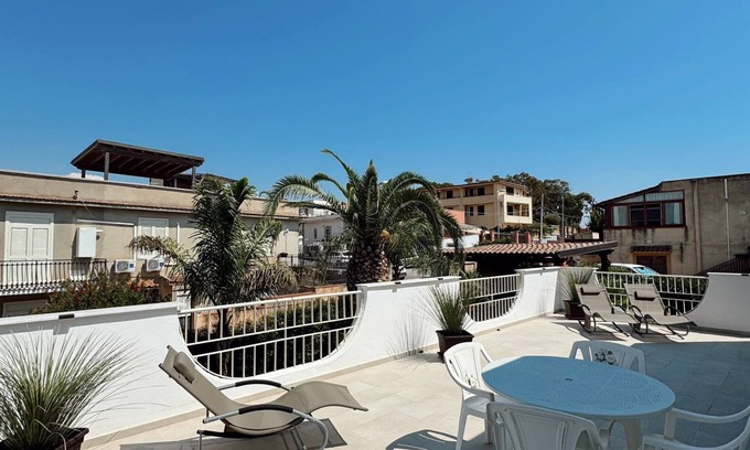 San Leone Villa | " La Terrazza sul Tramonto " Apartment in a villa near the sea in San Leone.