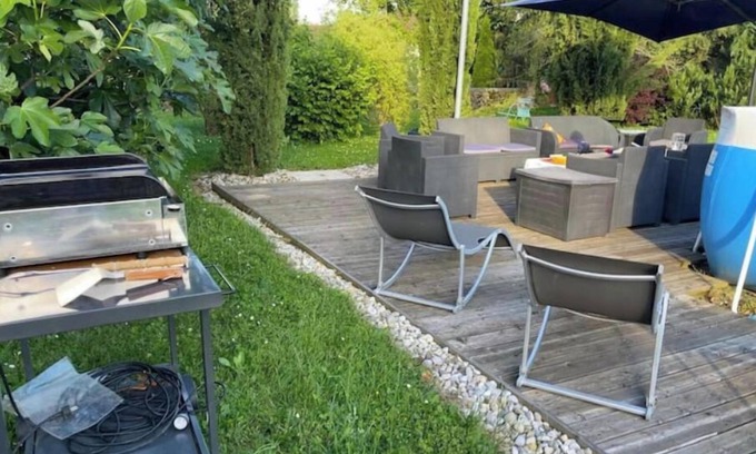 Le Passage Apartment | La Tramolière, accommodation in a green setting