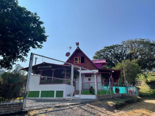 Marsella House | La victoria