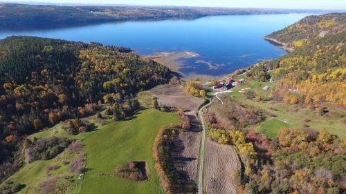 Saint Fulgence Apartment | La vieille ferme, Écogîte