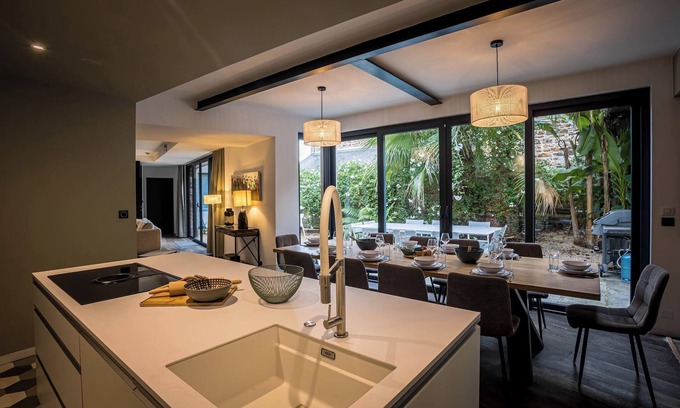 Perros-Guirec Villa | La villa du port · La villa du port - pool and spa