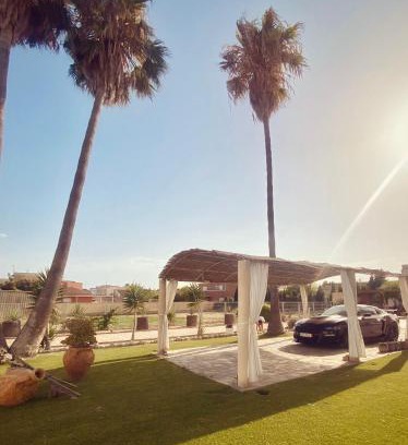 Sant Jaume d'Enveja Villa | La Villa